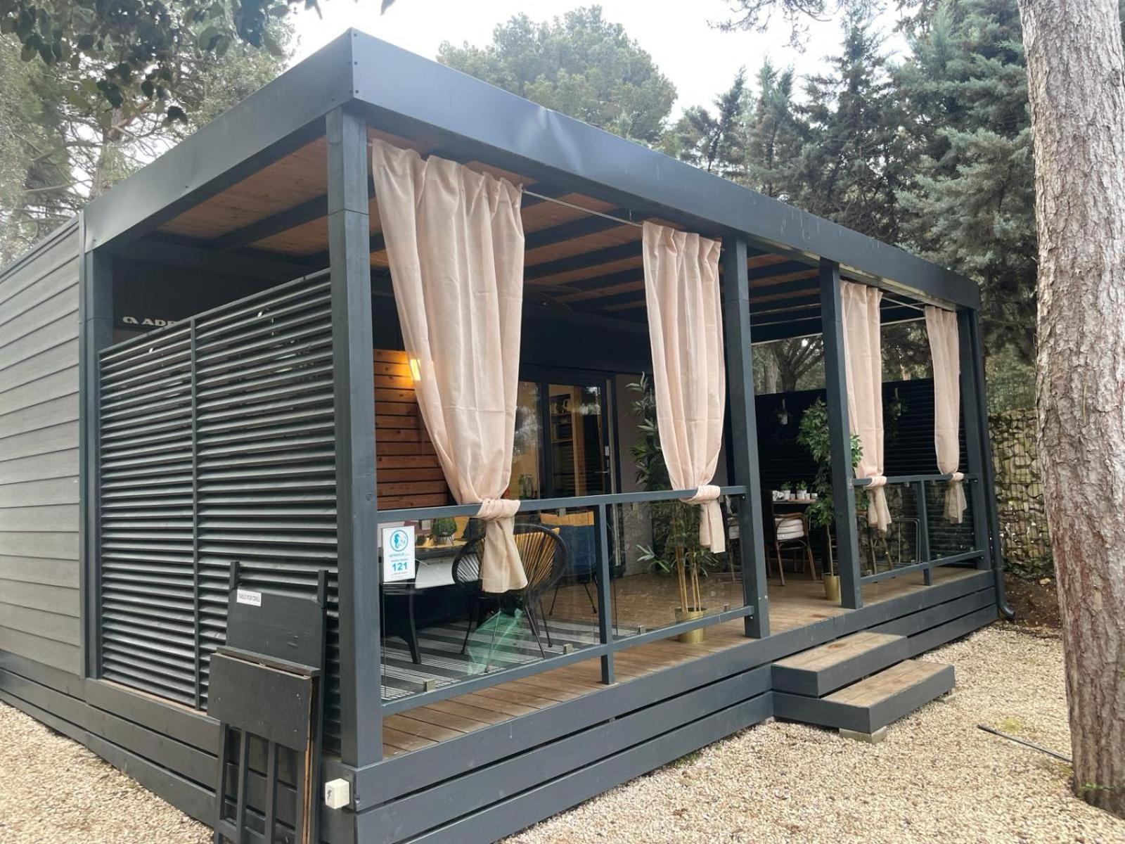 Mobile Home Kailani Nr 121, Camping Porton Biondi روفينج المظهر الخارجي الصورة